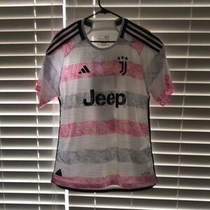 Juventus 22/23 away jersey